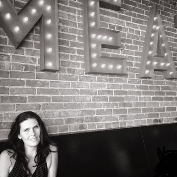 Meet your Posher, Courtney - Picture 1 of 1